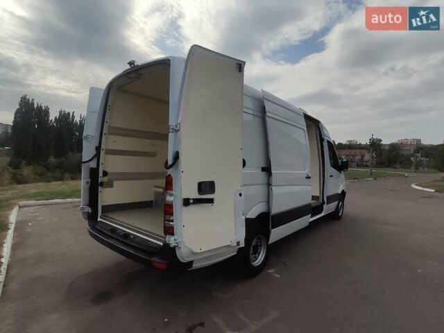 Белый Мерседес Sprinter, объемом двигателя 0 л и пробегом 281 тыс. км за 29000 $, фото 42 на Automoto.ua