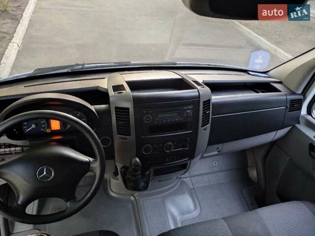 Белый Мерседес Sprinter, объемом двигателя 0 л и пробегом 186 тыс. км за 29900 $, фото 16 на Automoto.ua
