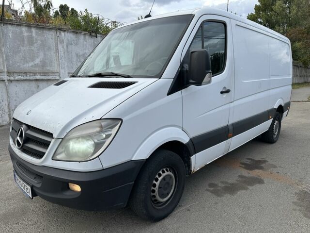 Белый Мерседес Sprinter, объемом двигателя 2.1 л и пробегом 447 тыс. км за 11222 $, фото 1 на Automoto.ua