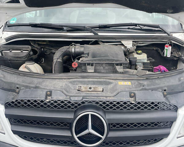 Білий Мерседес Sprinter, об'ємом двигуна 2.2 л та пробігом 277 тис. км за 12800 $, фото 37 на Automoto.ua