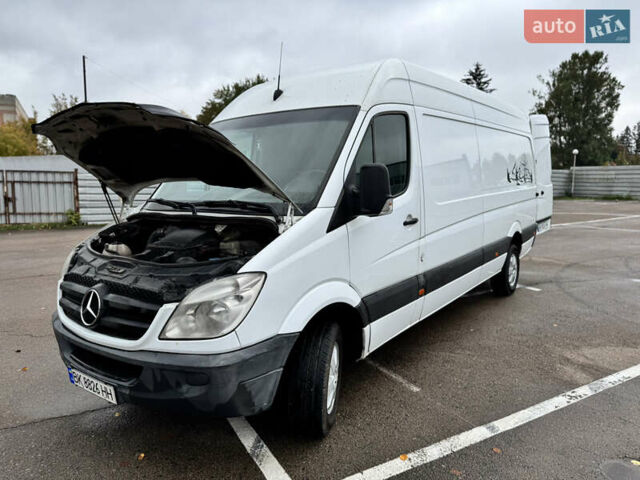 Белый Мерседес Sprinter, объемом двигателя 3.22 л и пробегом 400 тыс. км за 16500 $, фото 37 на Automoto.ua