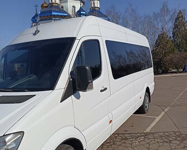 Белый Мерседес Sprinter, объемом двигателя 2.2 л и пробегом 370 тыс. км за 19000 $, фото 3 на Automoto.ua
