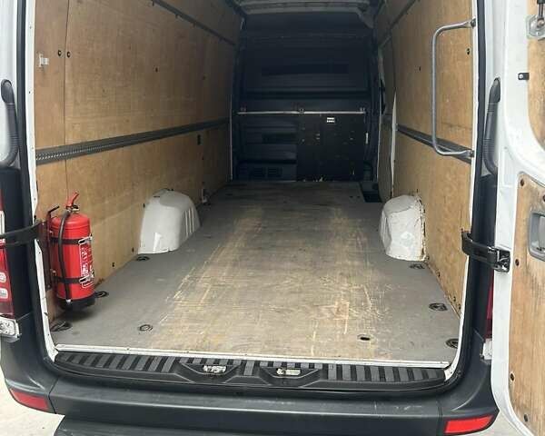 Білий Мерседес Sprinter, об'ємом двигуна 3 л та пробігом 292 тис. км за 22279 $, фото 3 на Automoto.ua