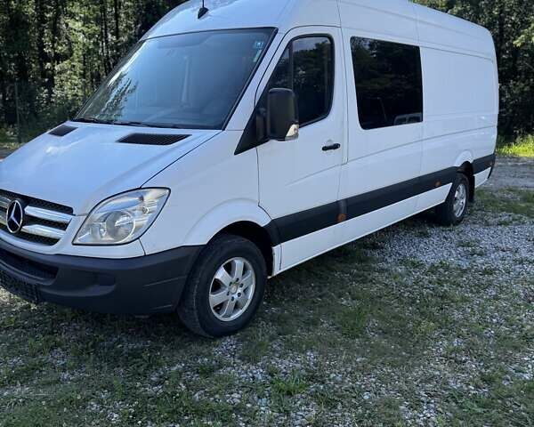 Белый Мерседес Sprinter, объемом двигателя 0 л и пробегом 570 тыс. км за 15999 $, фото 7 на Automoto.ua