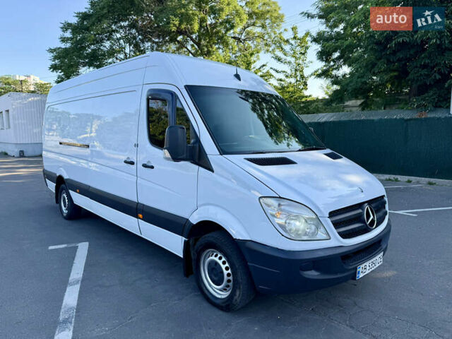 Белый Мерседес Sprinter, объемом двигателя 2.2 л и пробегом 425 тыс. км за 13800 $, фото 11 на Automoto.ua
