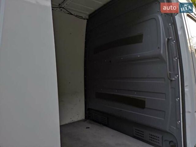 Белый Мерседес Sprinter, объемом двигателя 0 л и пробегом 186 тыс. км за 29900 $, фото 23 на Automoto.ua