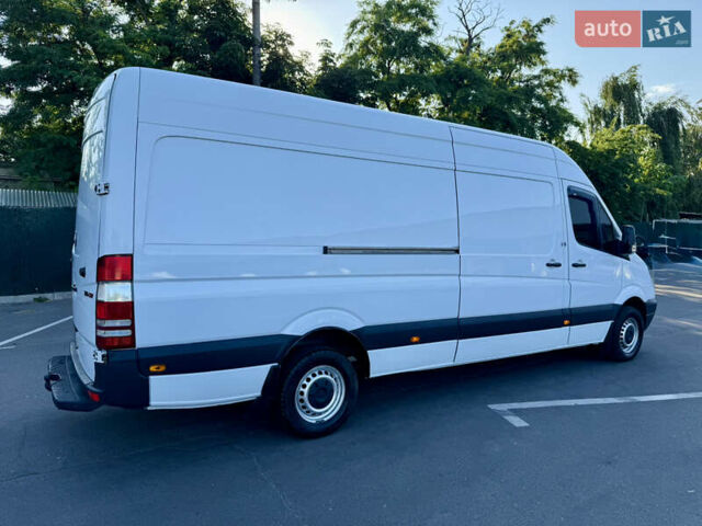 Белый Мерседес Sprinter, объемом двигателя 2.2 л и пробегом 425 тыс. км за 13800 $, фото 8 на Automoto.ua