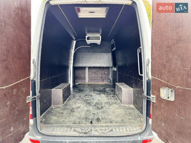 Белый Мерседес Sprinter, объемом двигателя 3.22 л и пробегом 400 тыс. км за 16500 $, фото 8 на Automoto.ua