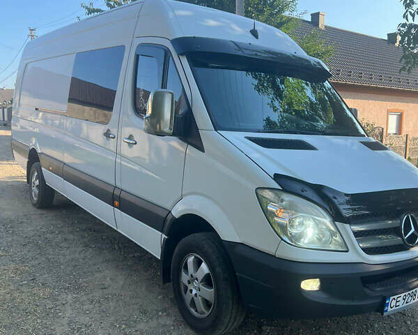Белый Мерседес Sprinter, объемом двигателя 2.99 л и пробегом 580 тыс. км за 22800 $, фото 1 на Automoto.ua
