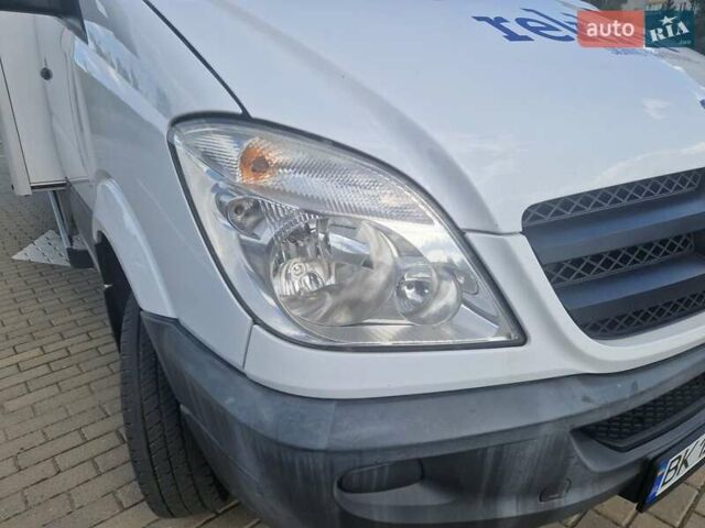Белый Мерседес Sprinter, объемом двигателя 3 л и пробегом 470 тыс. км за 27700 $, фото 18 на Automoto.ua