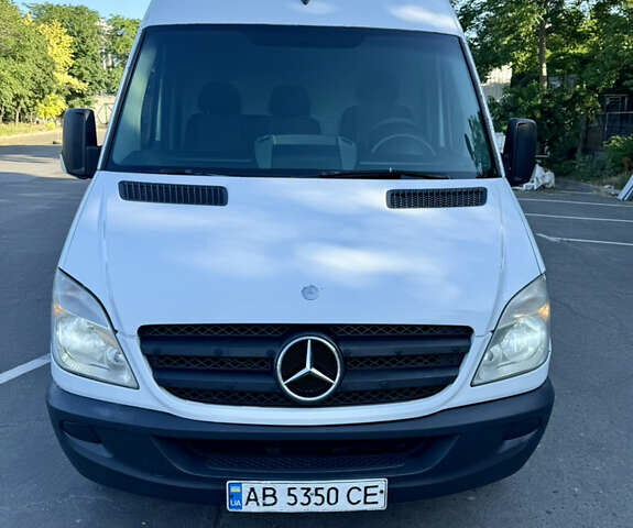 Белый Мерседес Sprinter, объемом двигателя 2.2 л и пробегом 425 тыс. км за 13800 $, фото 12 на Automoto.ua