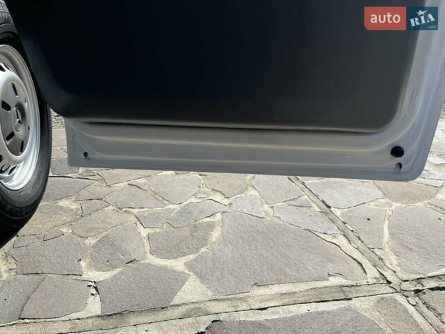 Белый Мерседес Sprinter, объемом двигателя 2.14 л и пробегом 360 тыс. км за 12900 $, фото 16 на Automoto.ua