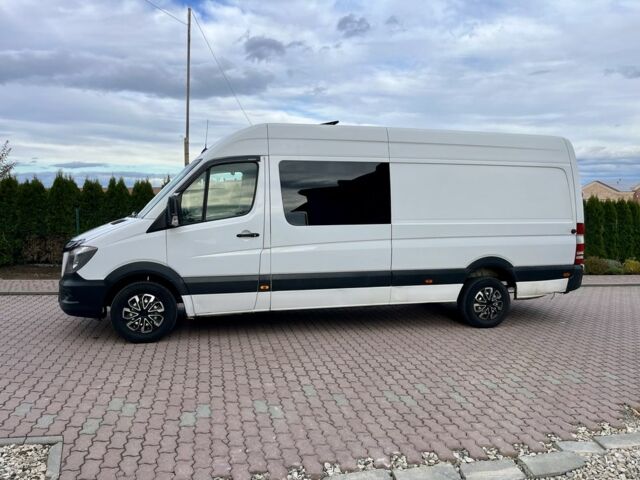 Белый Мерседес Sprinter, объемом двигателя 2.1 л и пробегом 380 тыс. км за 16000 $, фото 3 на Automoto.ua