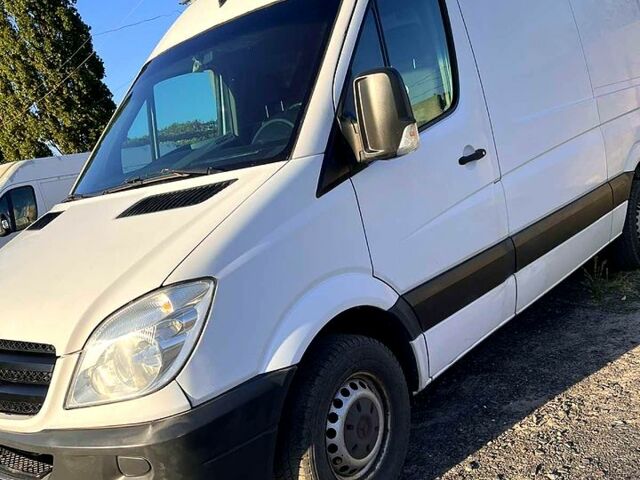 Білий Мерседес Sprinter, об'ємом двигуна 2.1 л та пробігом 303 тис. км за 10800 $, фото 1 на Automoto.ua