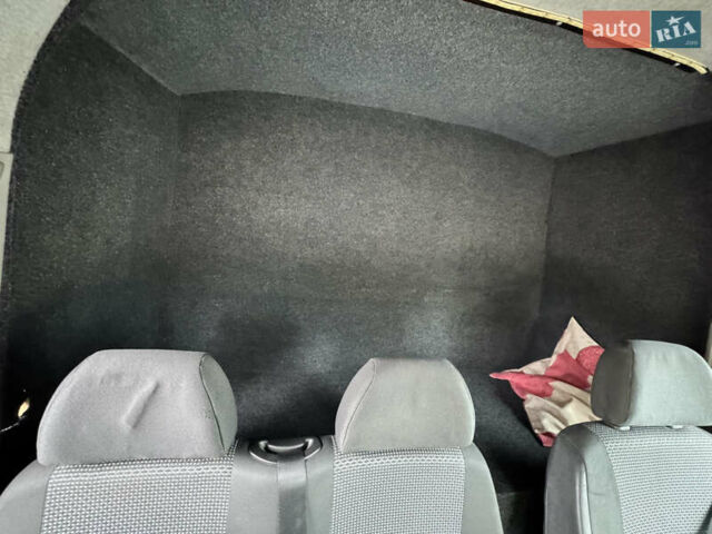 Белый Мерседес Sprinter, объемом двигателя 3.22 л и пробегом 400 тыс. км за 16500 $, фото 14 на Automoto.ua