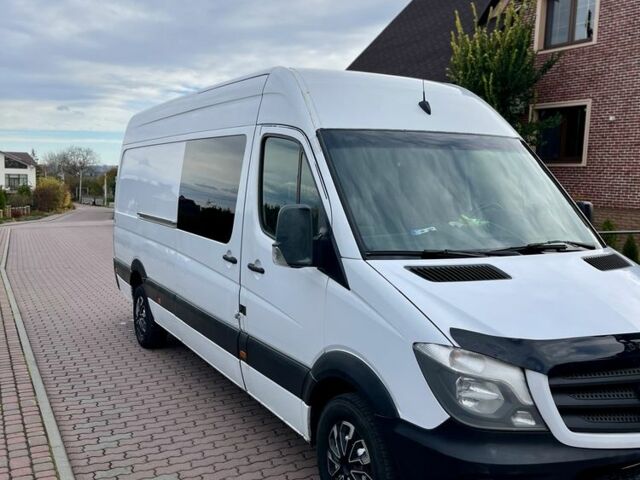 Белый Мерседес Sprinter, объемом двигателя 2.1 л и пробегом 380 тыс. км за 16000 $, фото 2 на Automoto.ua