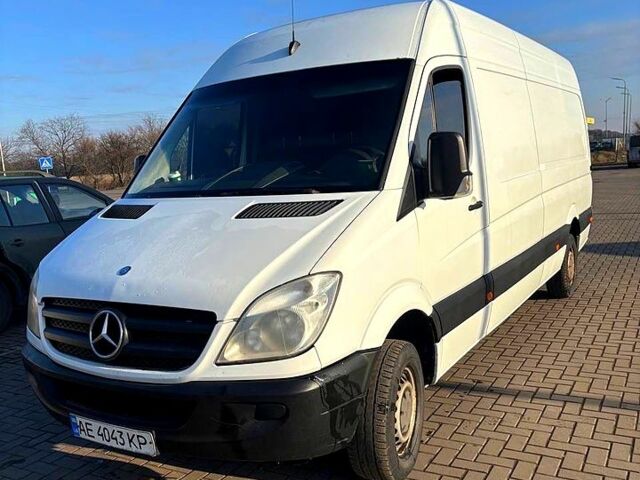 Білий Мерседес Sprinter, об'ємом двигуна 2.7 л та пробігом 280 тис. км за 12300 $, фото 1 на Automoto.ua