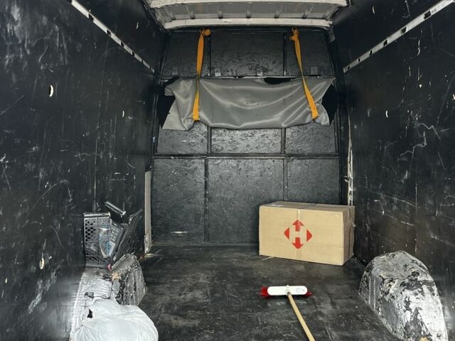 Белый Мерседес Sprinter, объемом двигателя 2.1 л и пробегом 380 тыс. км за 16000 $, фото 12 на Automoto.ua