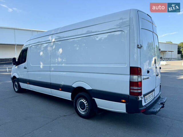 Белый Мерседес Sprinter, объемом двигателя 2.2 л и пробегом 425 тыс. км за 13800 $, фото 4 на Automoto.ua