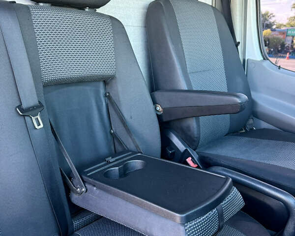 Белый Мерседес Sprinter, объемом двигателя 2.2 л и пробегом 425 тыс. км за 13800 $, фото 21 на Automoto.ua
