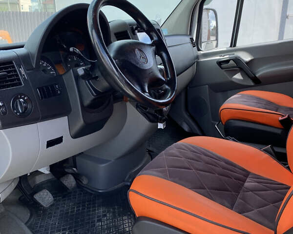 Мерседес Sprinter 2011 в Киеве на Automoto.ua Белый Мерседес Sprinter, объемом двигателя 2.99 л и пробегом 500 тыс. км за 20000 $, фото 7 на Automoto.ua