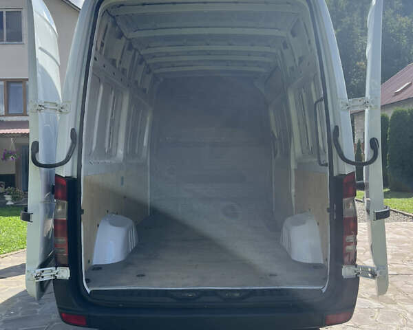 Белый Мерседес Sprinter, объемом двигателя 2.14 л и пробегом 360 тыс. км за 12900 $, фото 23 на Automoto.ua