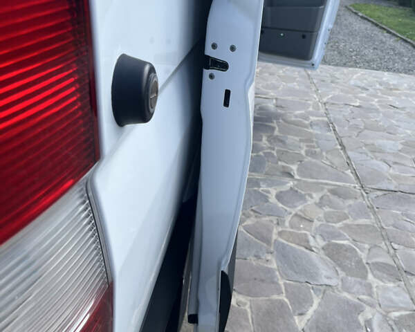 Белый Мерседес Sprinter, объемом двигателя 2.14 л и пробегом 360 тыс. км за 12900 $, фото 20 на Automoto.ua