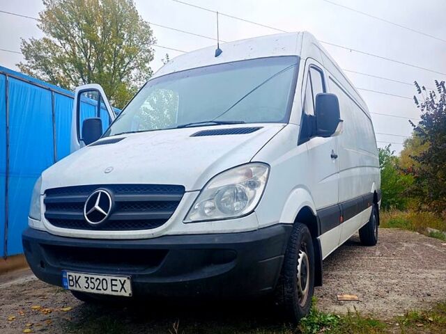 Белый Мерседес Sprinter, объемом двигателя 2.1 л и пробегом 280 тыс. км за 8500 $, фото 1 на Automoto.ua