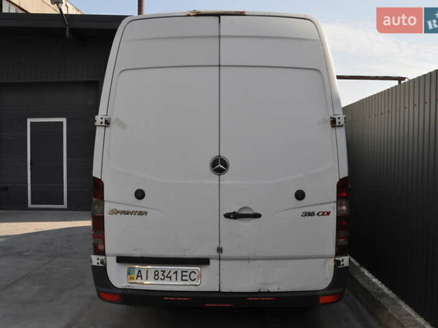 Белый Мерседес Sprinter, объемом двигателя 2.1 л и пробегом 480 тыс. км за 13000 $, фото 3 на Automoto.ua