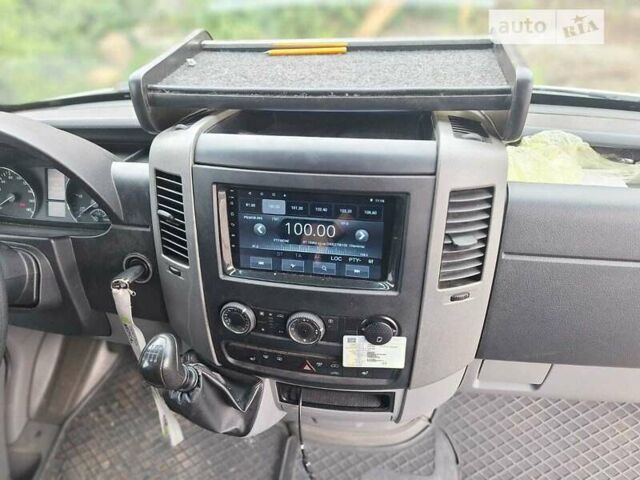 Белый Мерседес Sprinter, объемом двигателя 2.14 л и пробегом 400 тыс. км за 17000 $, фото 11 на Automoto.ua