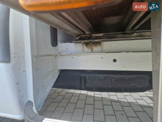 Белый Мерседес Sprinter, объемом двигателя 3 л и пробегом 470 тыс. км за 27700 $, фото 3 на Automoto.ua