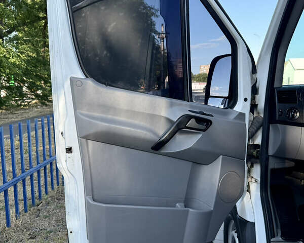 Белый Мерседес Sprinter, объемом двигателя 2.2 л и пробегом 425 тыс. км за 13800 $, фото 30 на Automoto.ua