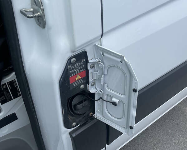 Білий Мерседес Sprinter, об'ємом двигуна 2.2 л та пробігом 277 тис. км за 12800 $, фото 10 на Automoto.ua