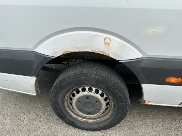 Белый Мерседес Sprinter, объемом двигателя 2.1 л и пробегом 447 тыс. км за 11222 $, фото 9 на Automoto.ua