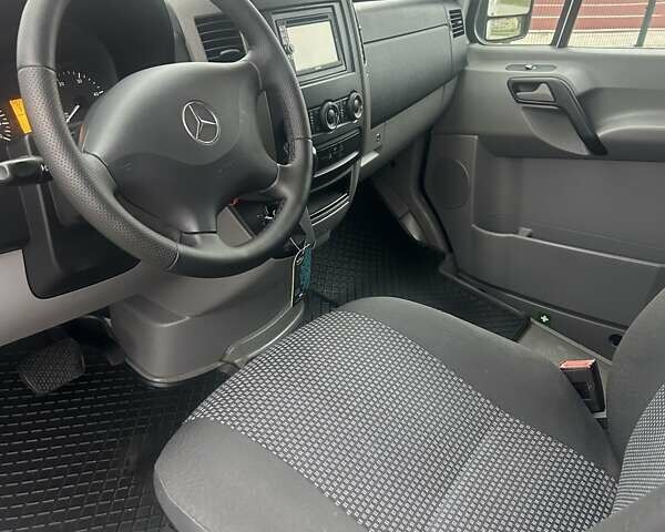 Белый Мерседес Sprinter, объемом двигателя 3 л и пробегом 292 тыс. км за 15821 $, фото 9 на Automoto.ua