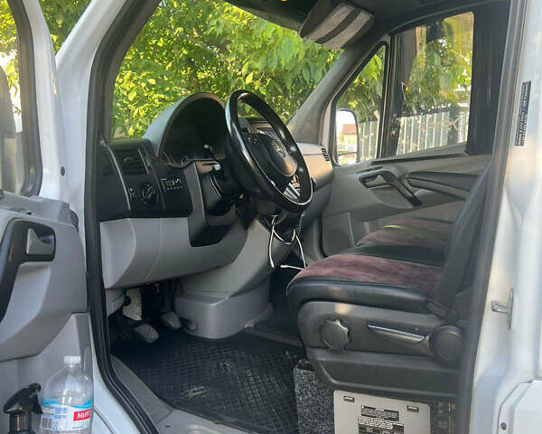 Белый Мерседес Sprinter, объемом двигателя 2.99 л и пробегом 580 тыс. км за 22800 $, фото 4 на Automoto.ua