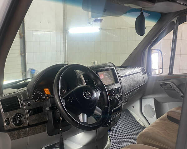 Белый Мерседес Sprinter, объемом двигателя 2.99 л и пробегом 220 тыс. км за 26800 $, фото 5 на Automoto.ua