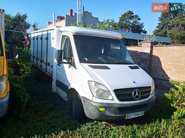 Белый Мерседес Sprinter, объемом двигателя 2.14 л и пробегом 560 тыс. км за 13554 $, фото 1 на Automoto.ua