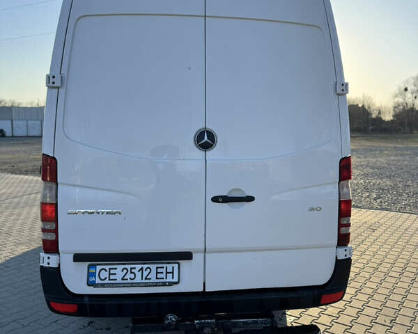Белый Мерседес Sprinter, объемом двигателя 2.99 л и пробегом 369 тыс. км за 25800 $, фото 8 на Automoto.ua