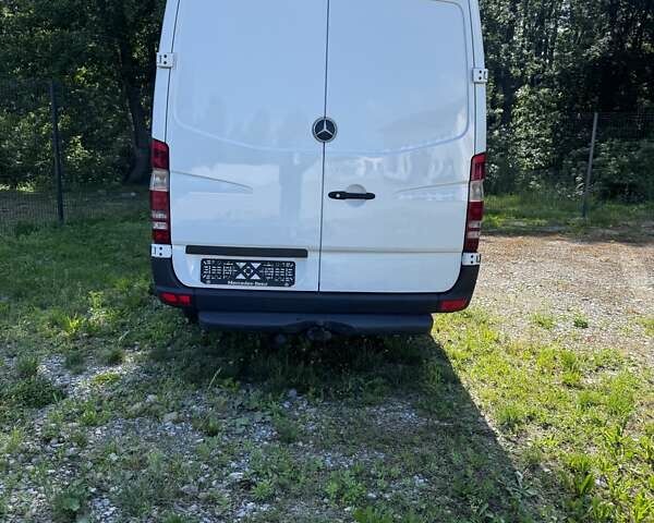 Белый Мерседес Sprinter, объемом двигателя 0 л и пробегом 570 тыс. км за 15999 $, фото 3 на Automoto.ua
