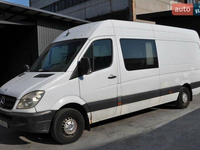 Белый Мерседес Sprinter, объемом двигателя 2.1 л и пробегом 480 тыс. км за 13000 $, фото 13 на Automoto.ua