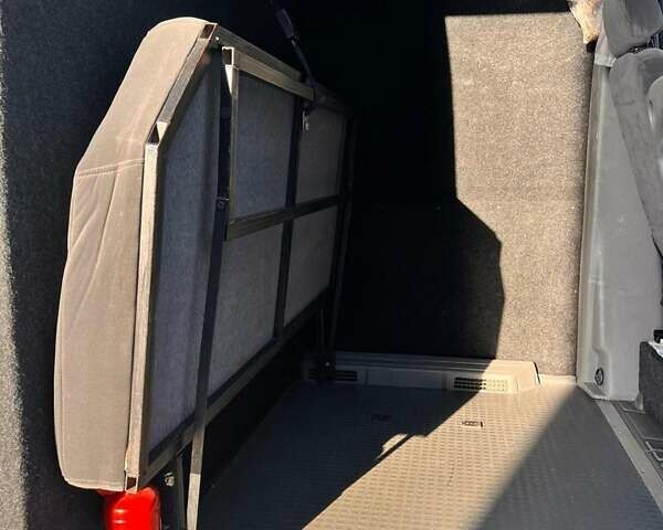Белый Мерседес Sprinter, объемом двигателя 2.99 л и пробегом 570 тыс. км за 15700 $, фото 2 на Automoto.ua