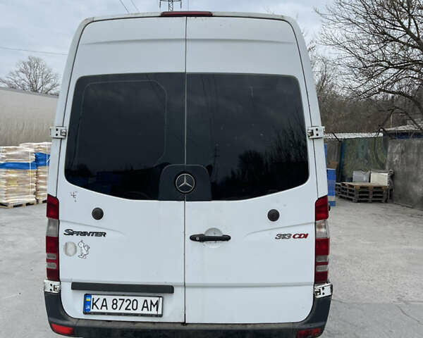 Белый Мерседес Sprinter, объемом двигателя 2.2 л и пробегом 497 тыс. км за 10900 $, фото 31 на Automoto.ua