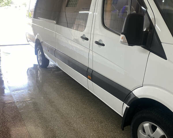 Белый Мерседес Sprinter, объемом двигателя 2.99 л и пробегом 220 тыс. км за 26800 $, фото 3 на Automoto.ua