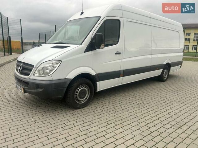 Белый Мерседес Sprinter, объемом двигателя 3 л и пробегом 292 тыс. км за 15821 $, фото 1 на Automoto.ua