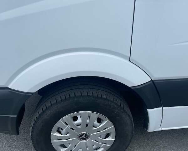 Білий Мерседес Sprinter, об'ємом двигуна 2.2 л та пробігом 277 тис. км за 12800 $, фото 3 на Automoto.ua