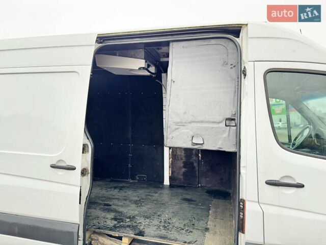 Белый Мерседес Sprinter, объемом двигателя 3.22 л и пробегом 400 тыс. км за 16500 $, фото 11 на Automoto.ua