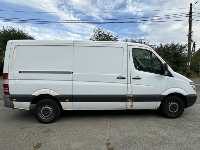 Белый Мерседес Sprinter, объемом двигателя 2.1 л и пробегом 447 тыс. км за 11222 $, фото 5 на Automoto.ua