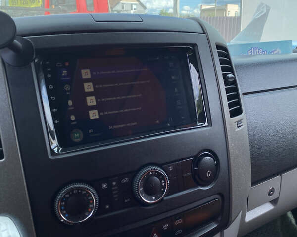 Мерседес Sprinter 2011 в Киеве на Automoto.ua Белый Мерседес Sprinter, объемом двигателя 2.99 л и пробегом 500 тыс. км за 20000 $, фото 8 на Automoto.ua