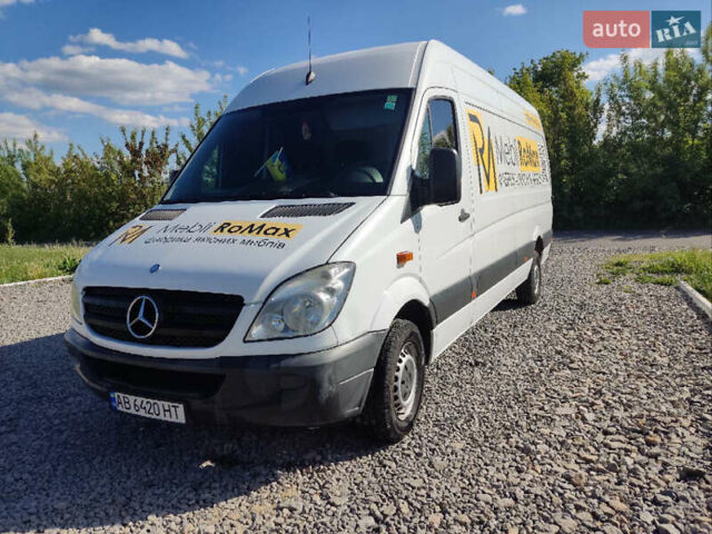 Белый Мерседес Sprinter, объемом двигателя 2.14 л и пробегом 425 тыс. км за 10800 $, фото 1 на Automoto.ua